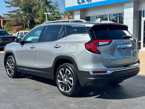 Used 2023 GMC Terrain SLT image 8