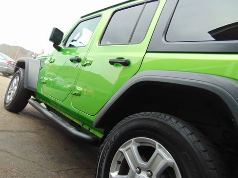 Used 2018 Jeep Wrangler Unlimited Sport S image 16