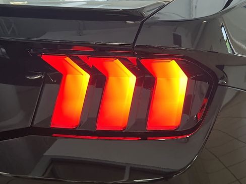 Used 2024 Ford Mustang GT Premium image 11