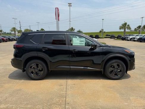 New 2026 Nissan Rogue SV FWD image 6