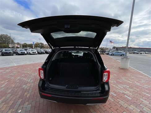 Used 2022 Ford Explorer XLT w/ Equipment Group 202A image 35