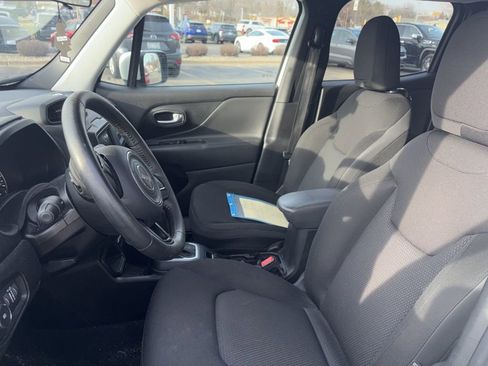 Used 2019 Jeep Renegade Altitude w/ Quick Order Package 2XM image 4