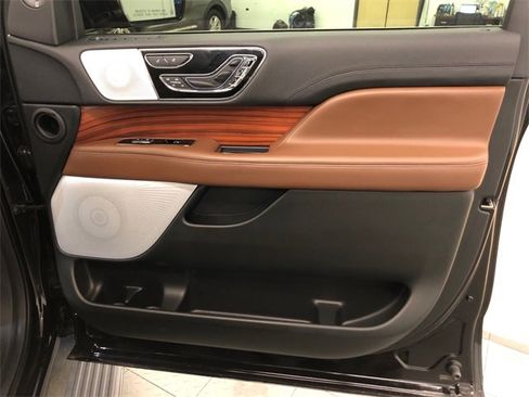 Used 2024 Lincoln Navigator Reserve image 38