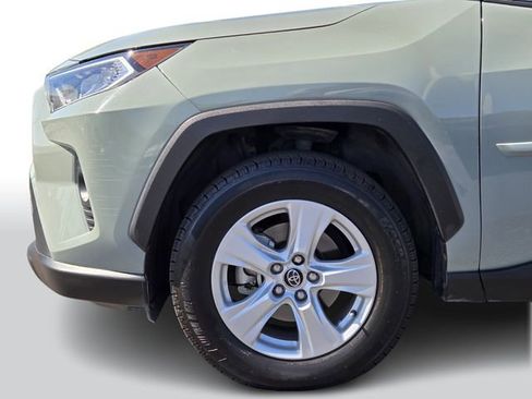 Used 2019 Toyota RAV4 XLE w/ Convenience Package image 8