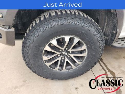 Used 2019 Ford F150 Raptor AWD/4WD image 12