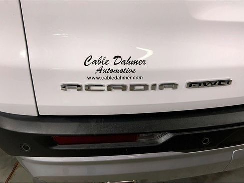 Used 2025 GMC Acadia Elevation AWD/4WD image 8