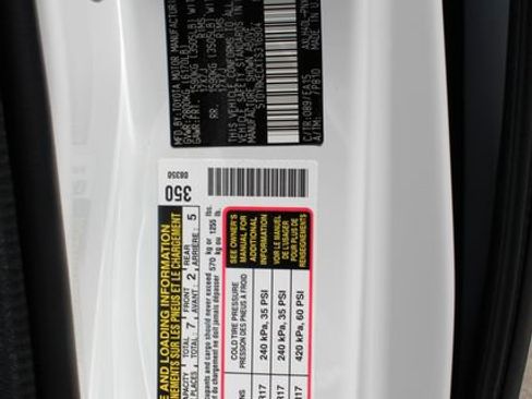 Certified 2026 Toyota Sienna XLE FWD image 51