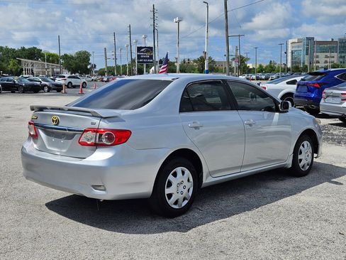 Used 2013 Toyota Corolla LE FWD image 9