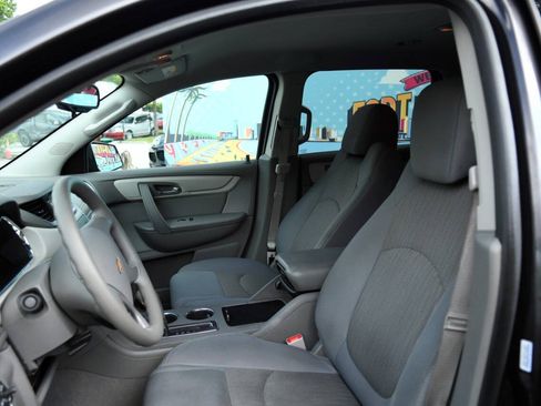 Used 2014 Chevrolet Traverse LS FWD image 19