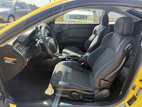 Used 2006 Hyundai Tiburon GS FWD image 10