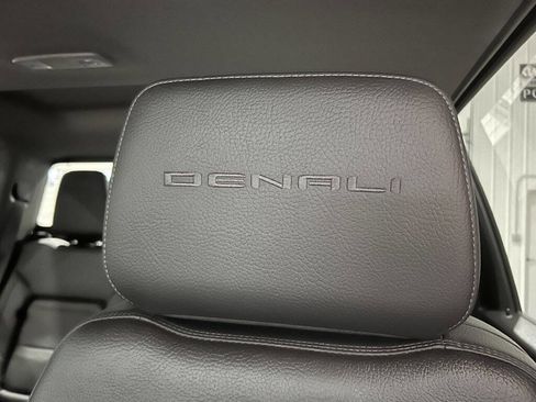 Used 2020 GMC Sierra 2500 Denali w/ Denali Ultimate Package image 14