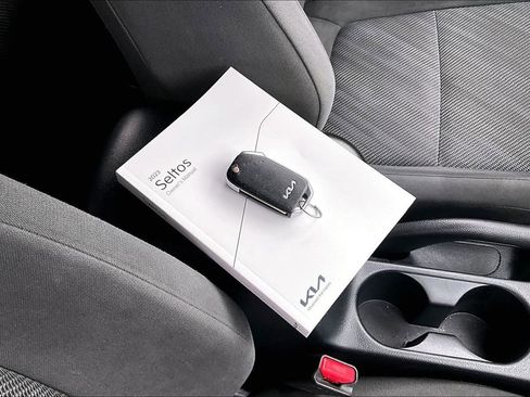 Used 2023 Kia Seltos LX image 35