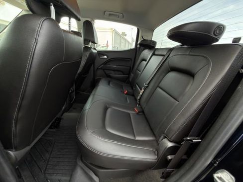 Used 2015 GMC Canyon SLT image 25