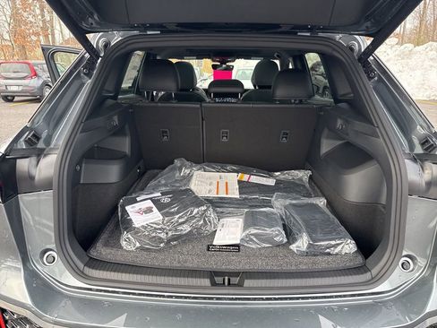 New 2025 Volkswagen Tiguan SE R-Line image 16