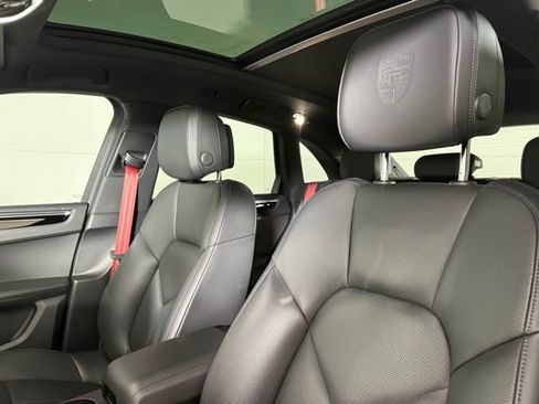 Used 2022 Porsche Macan S image 14