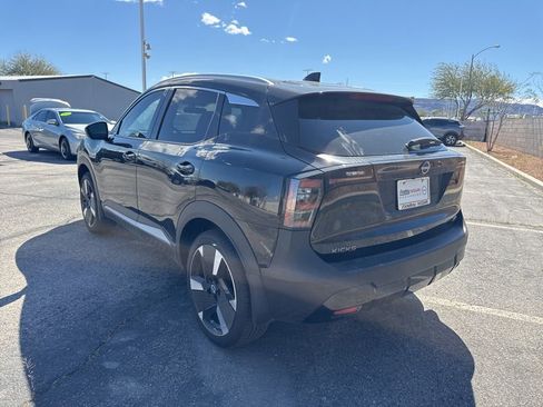 Used 2025 Nissan Kicks SR w/ SR Premium Package image 11