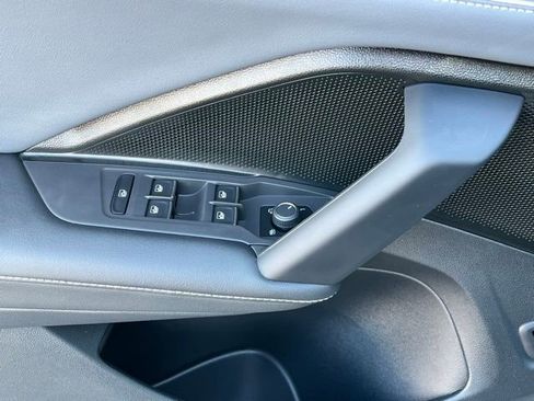 Certified 2025 Volkswagen Tiguan SEL R-Line image 33