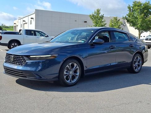 Used 2023 Honda Accord EX image 5