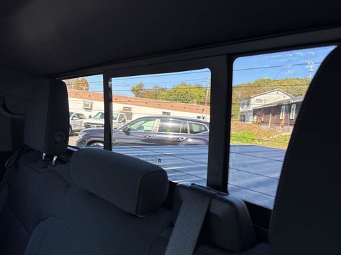 Used 2020 GMC Sierra 1500 SLE w/ SLE Value Package image 24