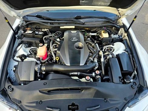 Used 2017 Lexus IS 200t image 33