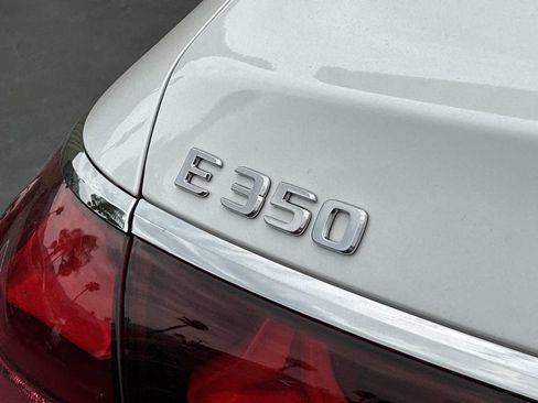 Used 2025 Mercedes-Benz E 350 4MATIC Sedan image 8