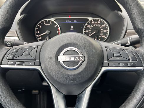 Used 2023 Nissan Altima 2.5 SV image 15