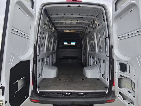 Used 2022 Mercedes-Benz Sprinter 3500 w/ Parking Package image 18