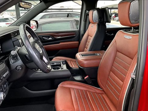 Used 2023 GMC Yukon XL Denali Ultimate image 8