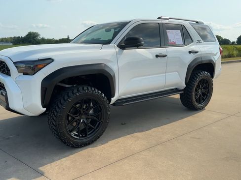 Used 2025 Toyota 4Runner TRD Off-Road Premium image 5