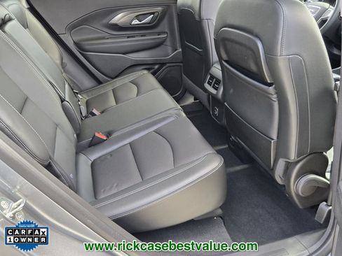 Used 2023 GMC Terrain SLT w/ Tech Package FWD image 15