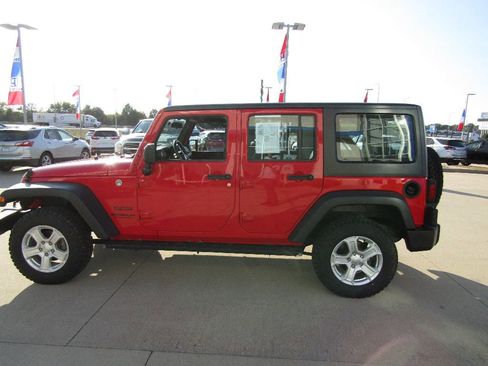 Used 2017 Jeep Wrangler Unlimited Sport w/ Max Tow Package image 8