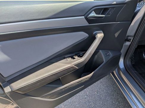 Used 2025 Volkswagen Jetta SE image 13