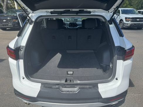 Used 2025 Chevrolet Blazer LT FWD image 8
