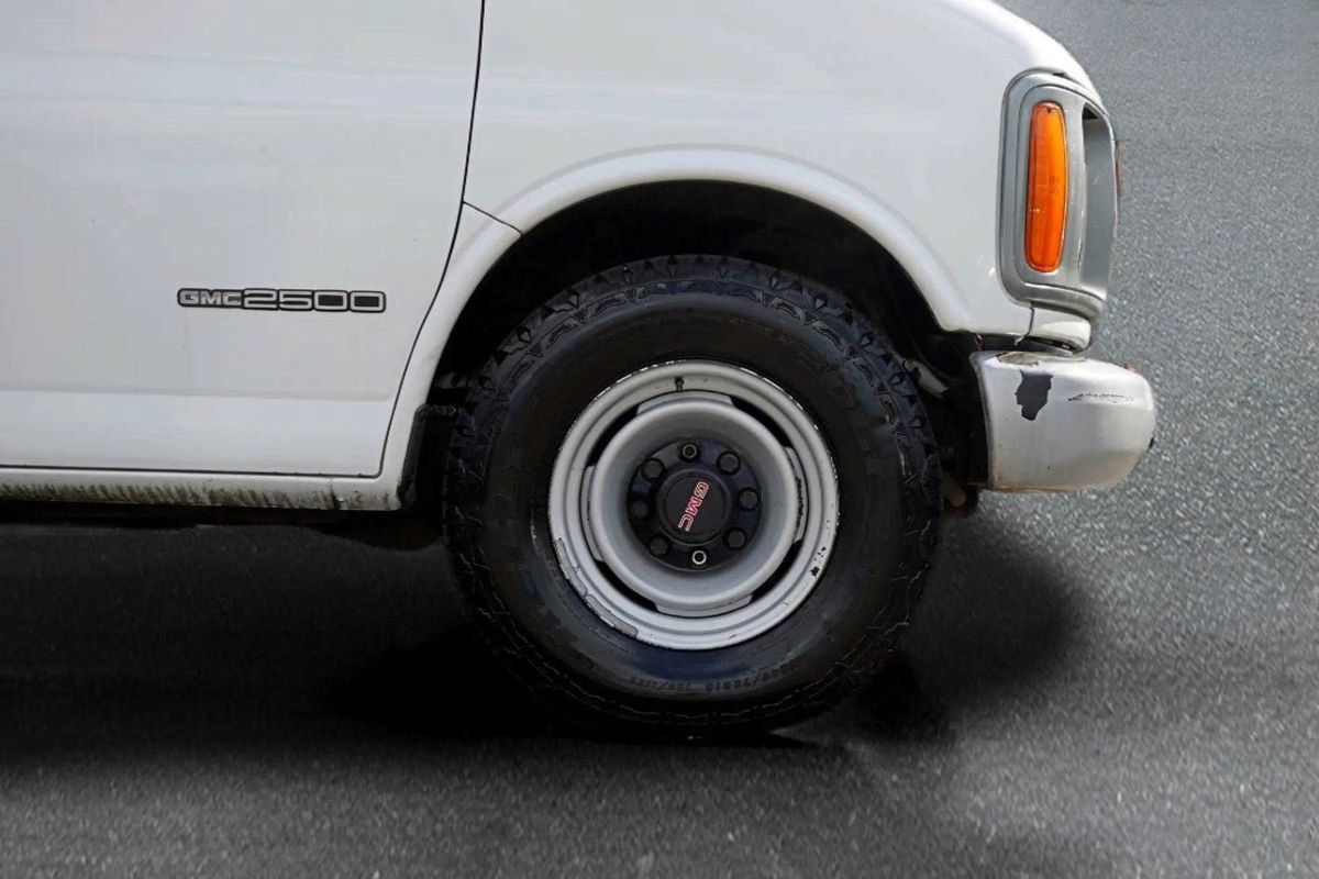 Used 1997 GMC Savana 2500 RWD image 11