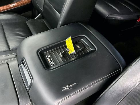 Used 2018 Chevrolet Suburban Premier image 13