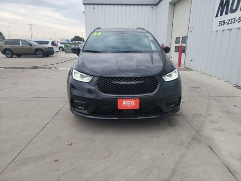 New 2026 Chrysler Pacifica Select w/ S Appearance Package image 7