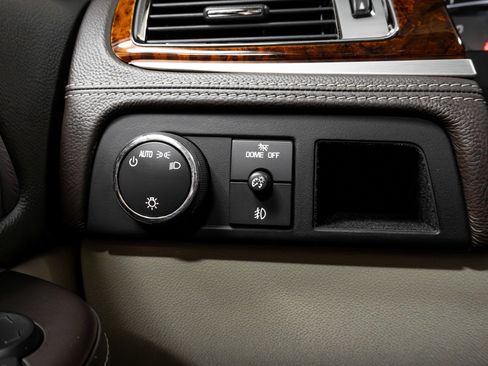 Used 2014 Cadillac Escalade Platinum image 57