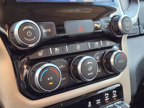 Used 2019 RAM 1500 Laramie image 18