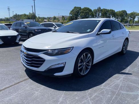 Used 2021 Chevrolet Malibu LT FWD image 3