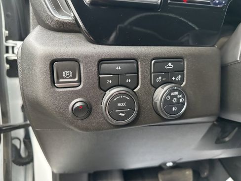Used 2024 Chevrolet Silverado 3500 LT w/ Convenience Package image 15