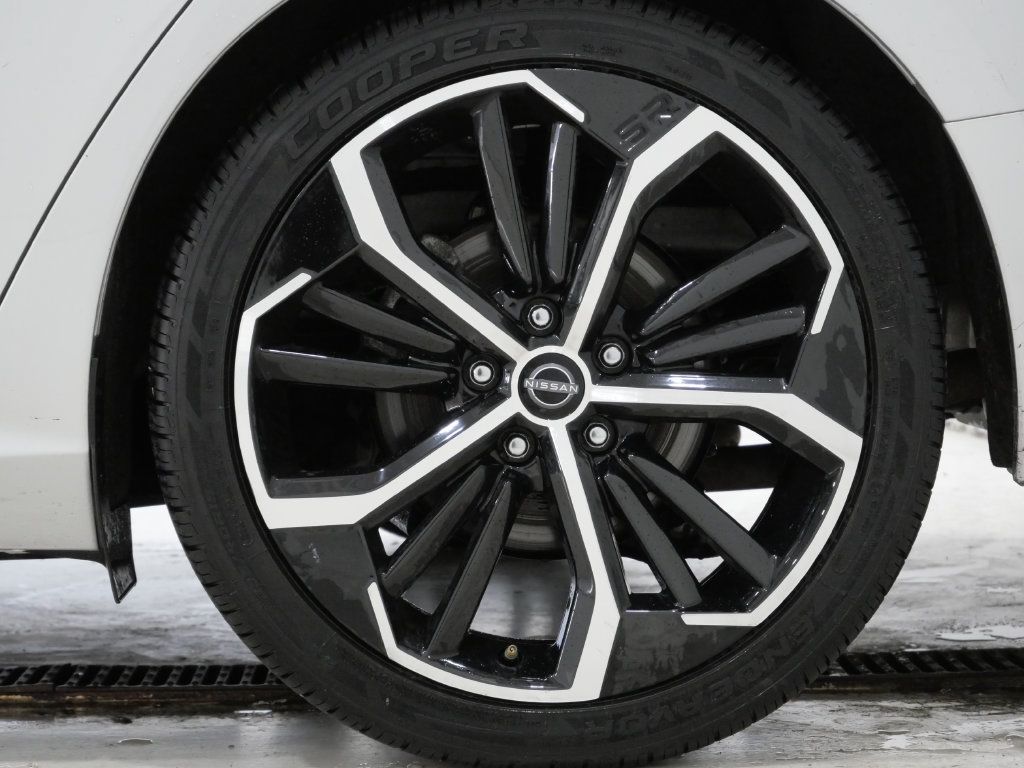 Used 2024 Nissan Altima 2.5 SR FWD image 9