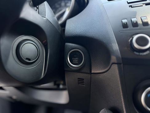 Used 2013 MAZDA MAZDA3 i Touring FWD image 18