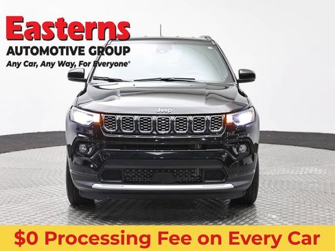 Used 2025 Jeep Compass Limited AWD/4WD image 2