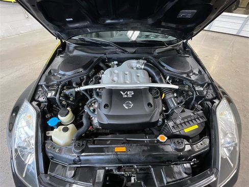 Used 2006 Nissan 350Z Grand Touring RWD image 24