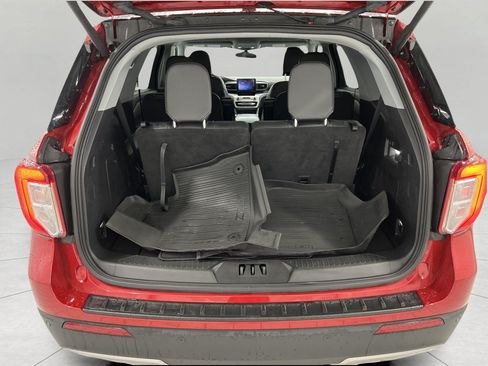 Used 2024 Ford Explorer XLT w/ Equipment Group 202A AWD/4WD image 16