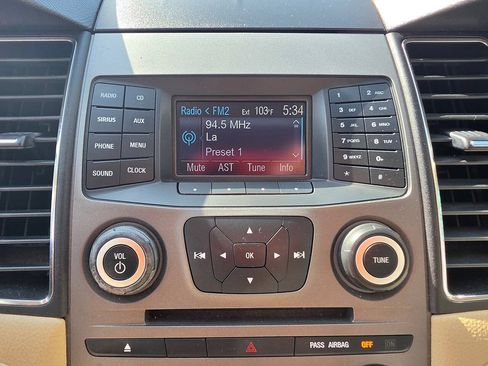 Used 2013 Ford Taurus SE FWD image 36
