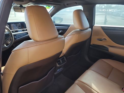 Used 2020 Lexus ES 350 ES 350 w/ Accessory Package 2 image 12