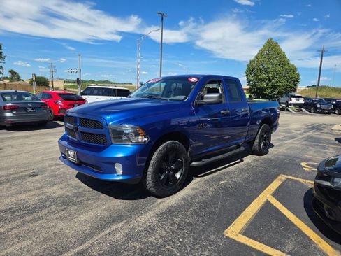 Used 2018 RAM 1500 ST AWD/4WD image 3