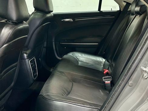 Used 2018 Chrysler 300 Limited w/ Safetytec Plus Group image 12