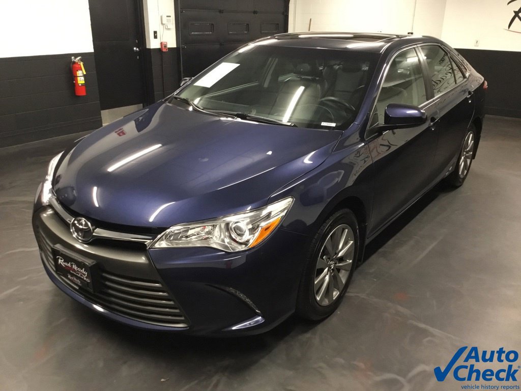Used 2017 Toyota Camry XLE w/ Moonroof Package FWD image 6